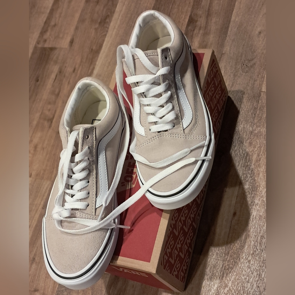 Unused Vans Adult Sneakers - Cream and White - Picture 4 of 5